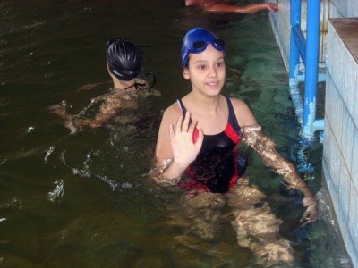 състезание по плуване