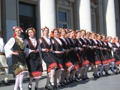 Танци